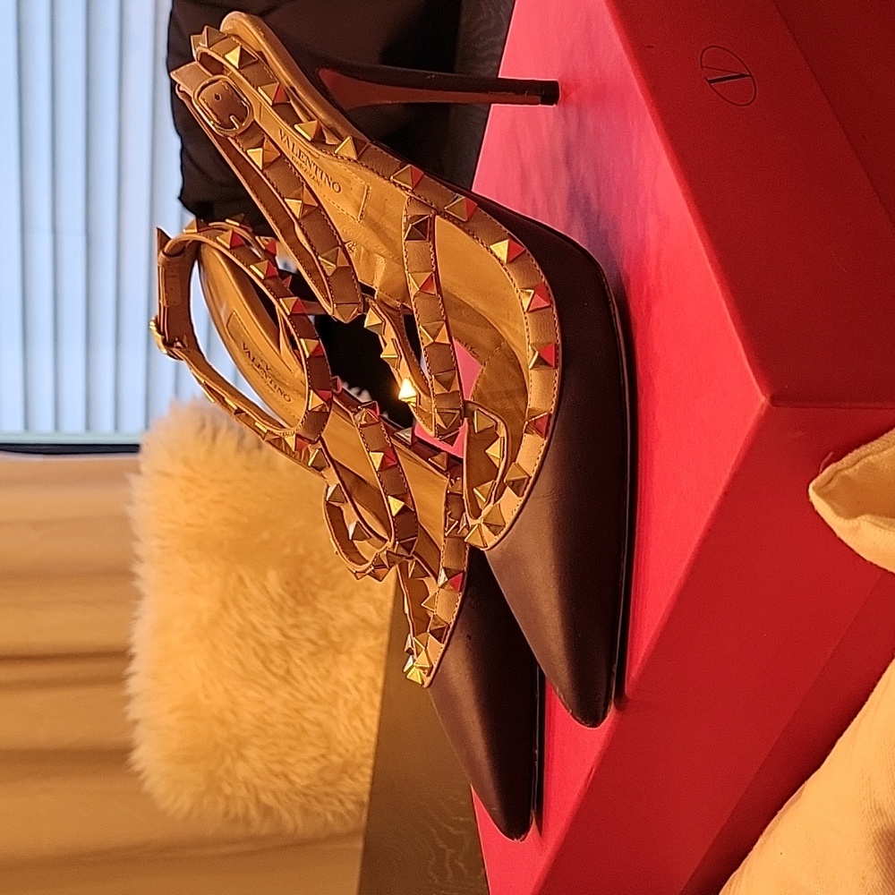 RARE Limited Edition Matte Purple VALENTINO Rock Stud Heels | Size 9